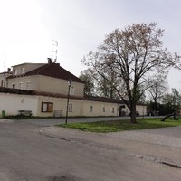 Schlosspark mit Pfarrkirche und Marienbrunnen