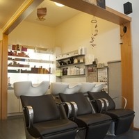 FRISEUR + HAARREPARATUR 