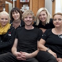 FRISEUR + HAARREPARATUR 