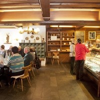 Weinbau Wolf Heinz u. Christa Heuriger