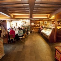 Weinbau Wolf Heinz u. Christa Heuriger