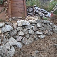 Steinmauer Hybinger