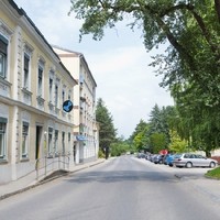 Zahnarzt Med. rat. Dr. Beinl - Implantologie Zahnregulierungen