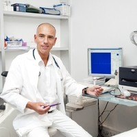 Dr. Thomas Schwingenschlögl