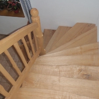 Vollholzstiege Esche3
