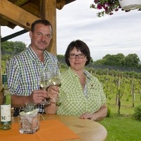  Die zwei Wirtsleute Roswitha und Hans Maier