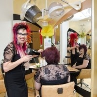 HAIR & BEAUTY SALON Christine