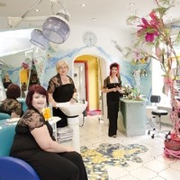HAIR & BEAUTY SALON Christine