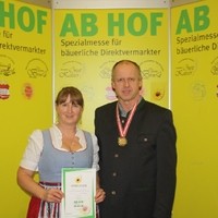 2016 haben wir in Wieselburg für unser Kernöl die Goldmedaille überreicht bekommen