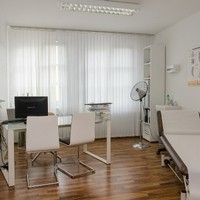 Dr. Gerald Pass   Facharzt für Orthopädie7