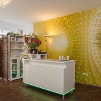 Doris Sitter Beauty Lounge2