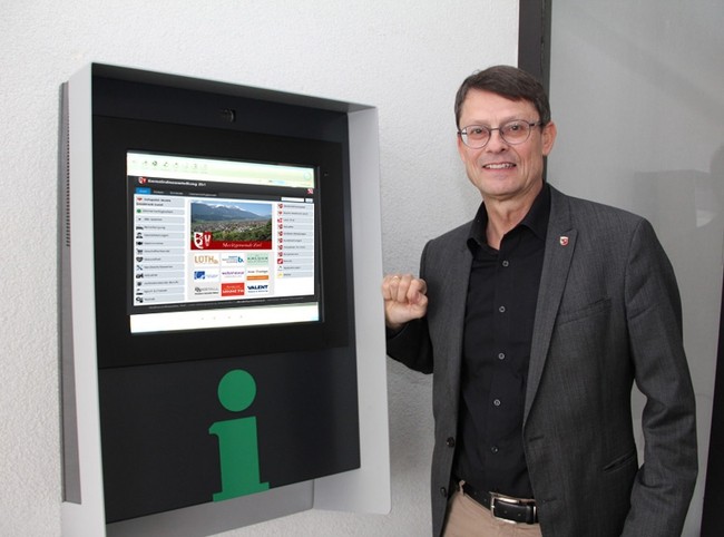 Inbetriebnahme Infopoint Zirl mit Bürgermeister Öfner