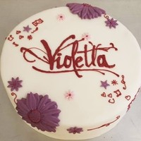 Torte mit Violetta Logo