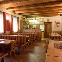 Gasthaus   Pizzeria   Pub Starka8