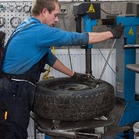 Christian Bergthaler   KFZ   Reifen3