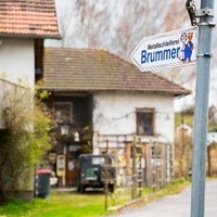 Peter Brummer   Metallschleiferei3