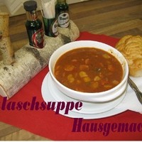 Gulaschsuppe hausgemacht