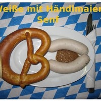 Weiße mit Händlmaier Senf und Brez`n