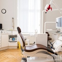 Dr. Olivier Sebastian Barsa   Zahnarzt   Zahn Linz3