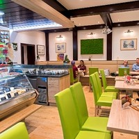 Sabine Schwarz Cafe Konditorei10