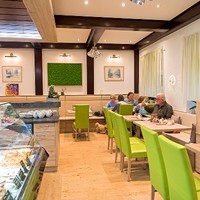 Sabine Schwarz Cafe Konditorei15