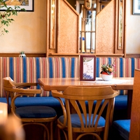 Iris Stummer Cafe Pub11