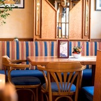 Iris Stummer Cafe Pub11