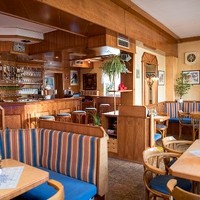 Iris Stummer Cafe Pub4