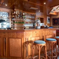 Iris Stummer Cafe Pub6