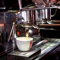 Iris Stummer Cafe Pub8