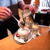 Iris Stummer Cafe Pub9