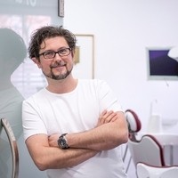 Dr. Michael Mathe   Zahnarzt