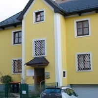 Haus Eingang vorne 2 scaled 940x450