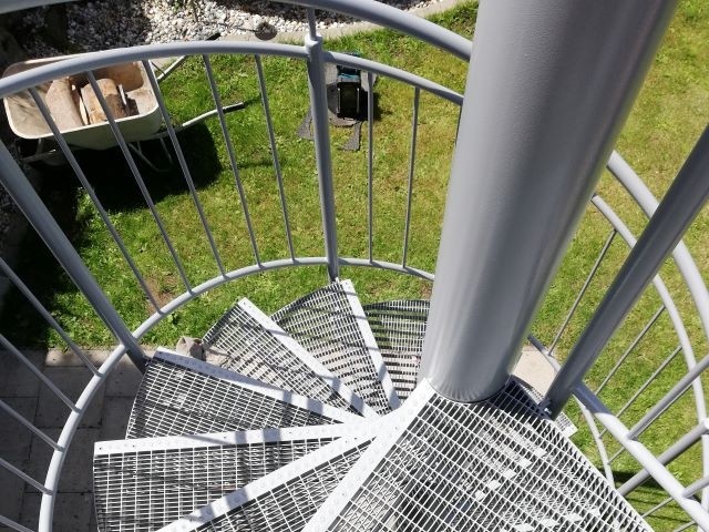 Spindeltreppe Pulverbeschichtet 2