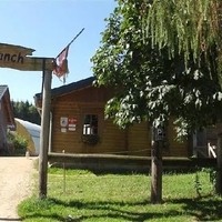 Aussenansicht Zugang Ranch