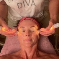 Behandlung AKARI Farbtherapie