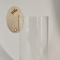 Glasmarkierer als Tischkarte aus Holzfurnier