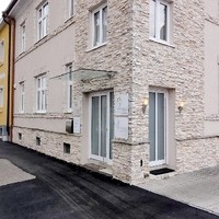 Praxis mit eigenem Parkplatz
