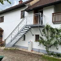 Stahlstiege mit Podest