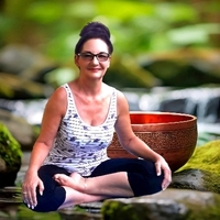 Sylvia Rudelics - SYVITA Yogahealing - Original Yoga - Yoga Retreat - Meditationslehrgänge - Klangreisen - Klangschalenmassagen