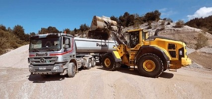 Pirovits Kies Transporte Baggerungen Contaner Schüttgut in Kirchdorf, Wels und Steyr - Weil wir mehr bewegen!