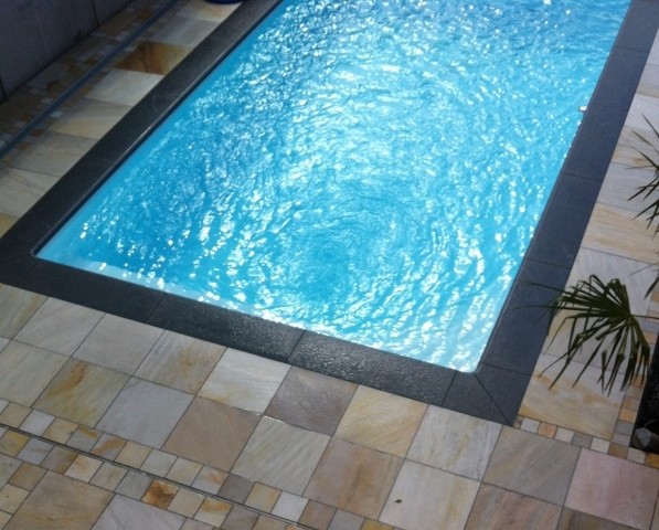 Boden Quarzit Amarelado und Pool Padang Dark Grey 6cm