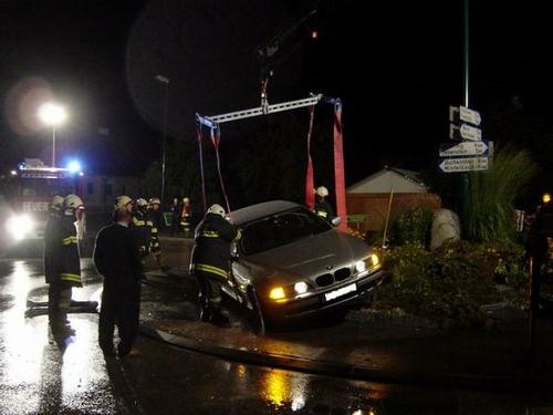 EINSATZ: Verkehrsunfall im Kreisverkehr Holzhausen