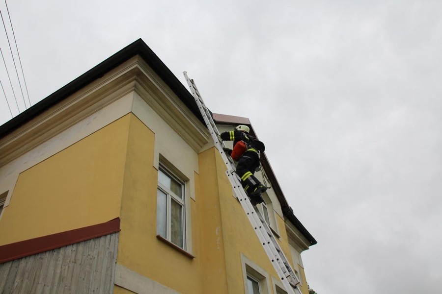 Einsatz: Sturmschaden - gelöste Dachziegel