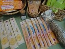 Räucherwerke und Zubehör