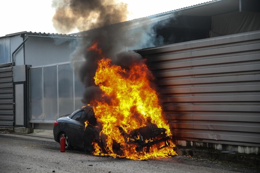 Einsatz: Fahrzeugbrand