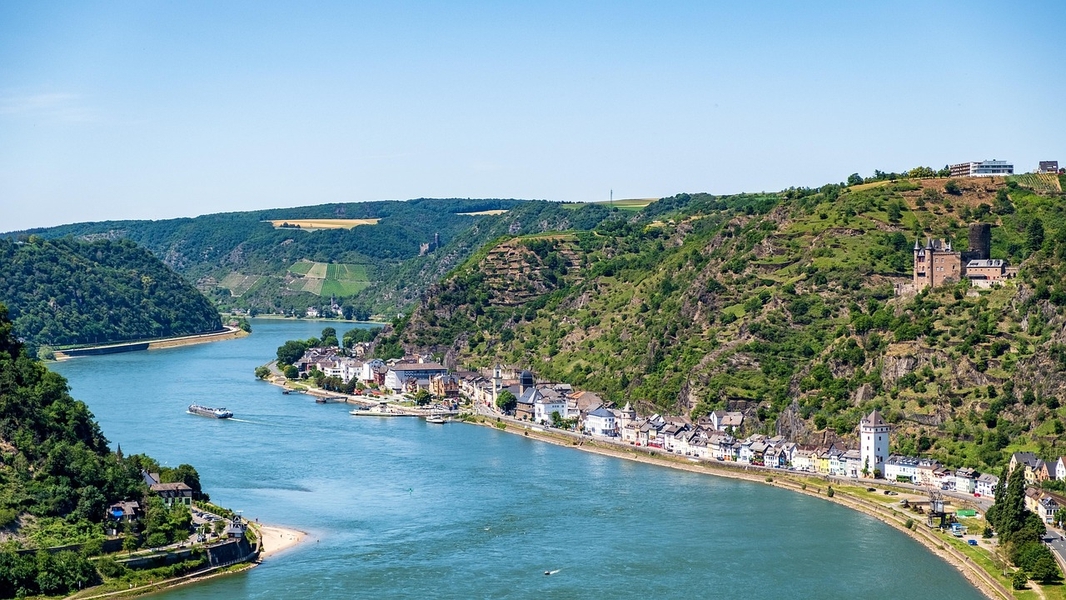 Traumhafter Rheinradweg