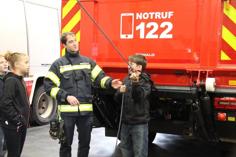 FJ Arbeiten mit Greifzug / Rollen
