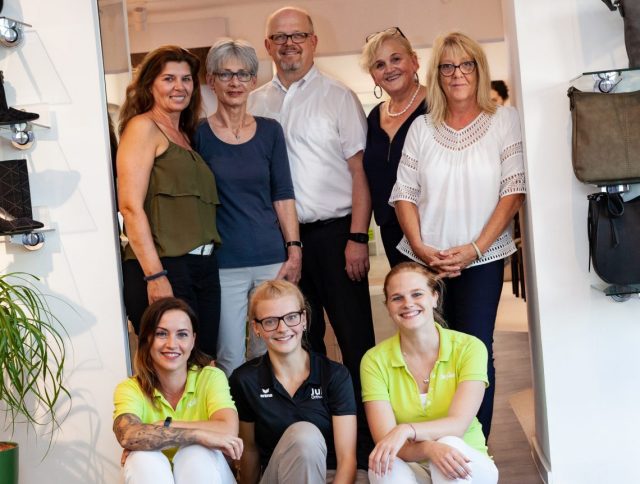 Familie Iraneck und Team 640x484 50